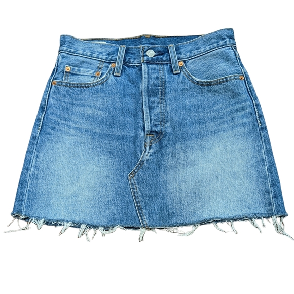 NWOT LEVi's Big E Denim skirt, cut off raw hem, button fly, vintage inspired - Picture 11 of 14